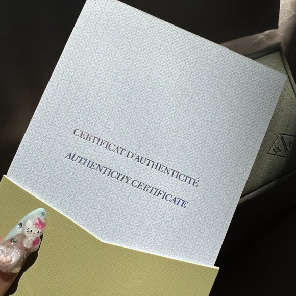 COPY - Van Cleef Mother of Pearl Vintage Alhambra 18K Gold Bracelet 5 Motifs - Picture 3 of 9